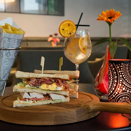 鹿特丹希尔顿酒店 酒店